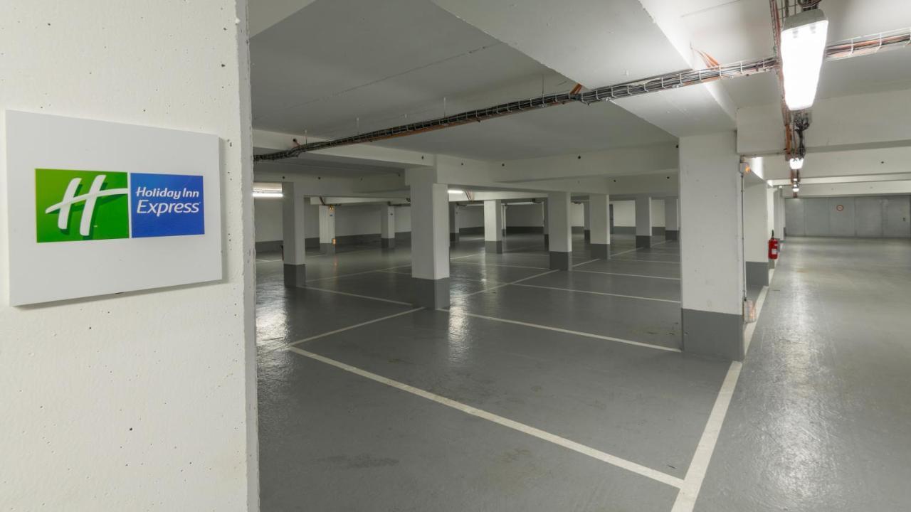 Holiday Inn Express Paris - Velizy By Ihg Bagian luar foto