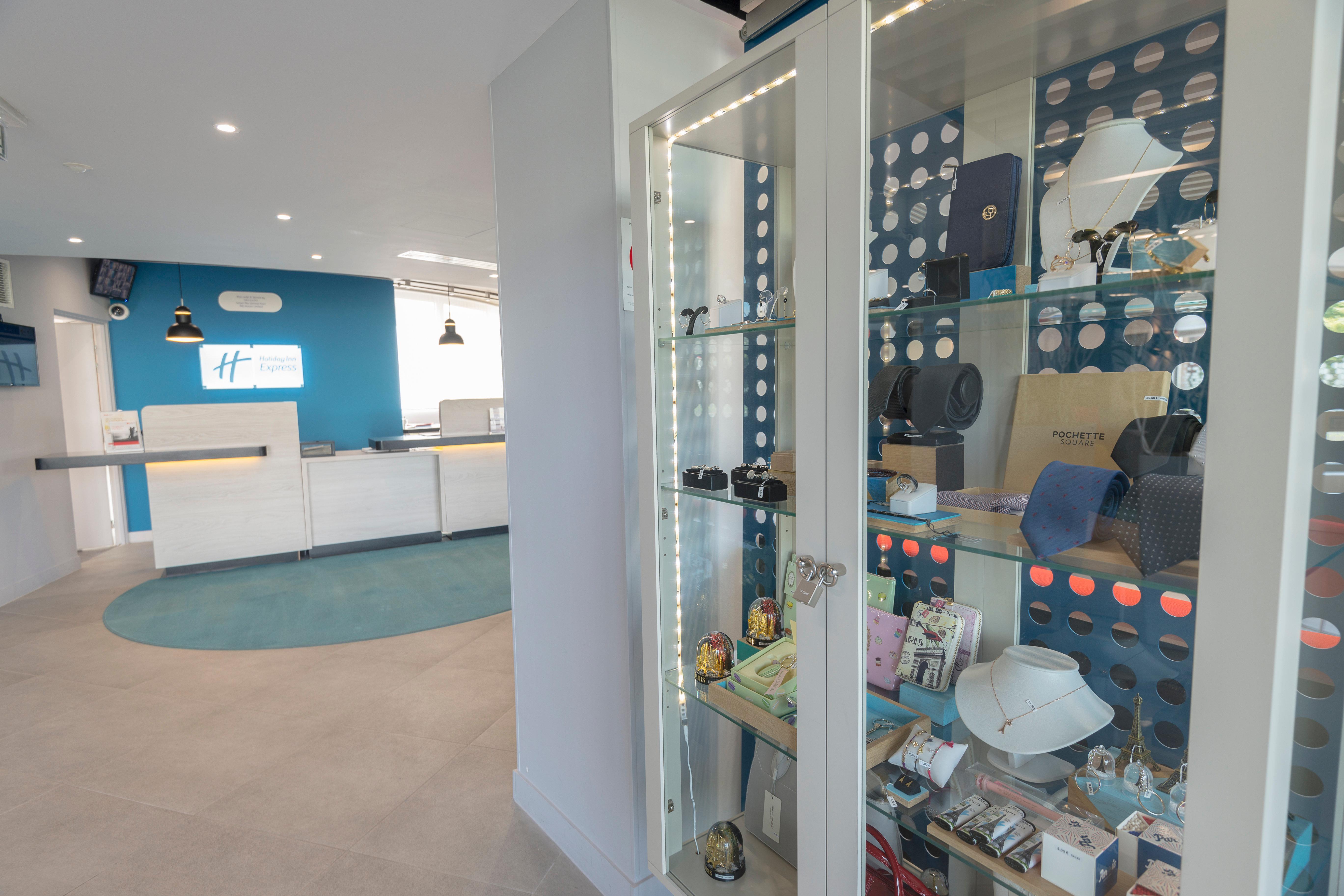 Holiday Inn Express Paris - Velizy By Ihg Bagian luar foto