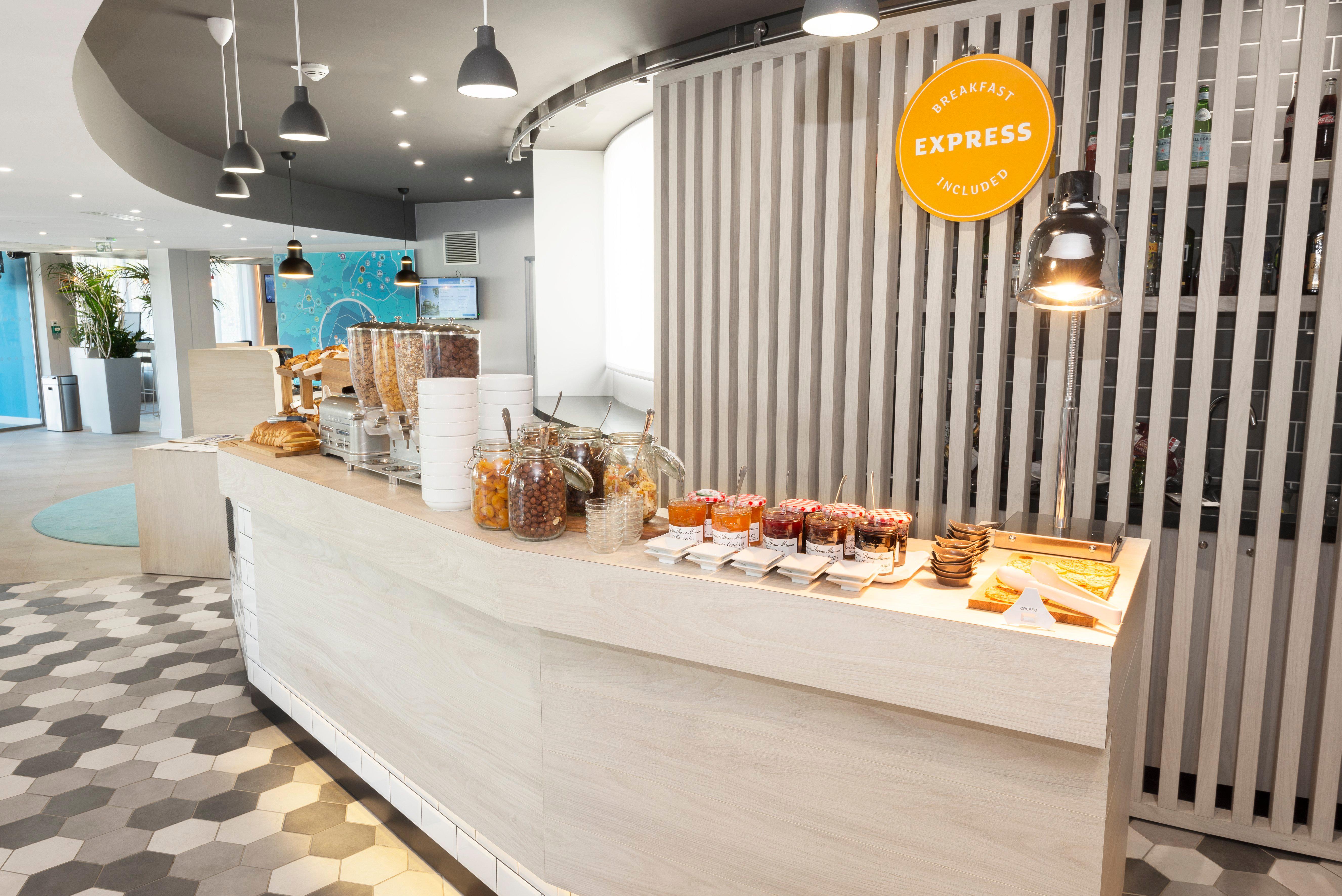 Holiday Inn Express Paris - Velizy By Ihg Bagian luar foto