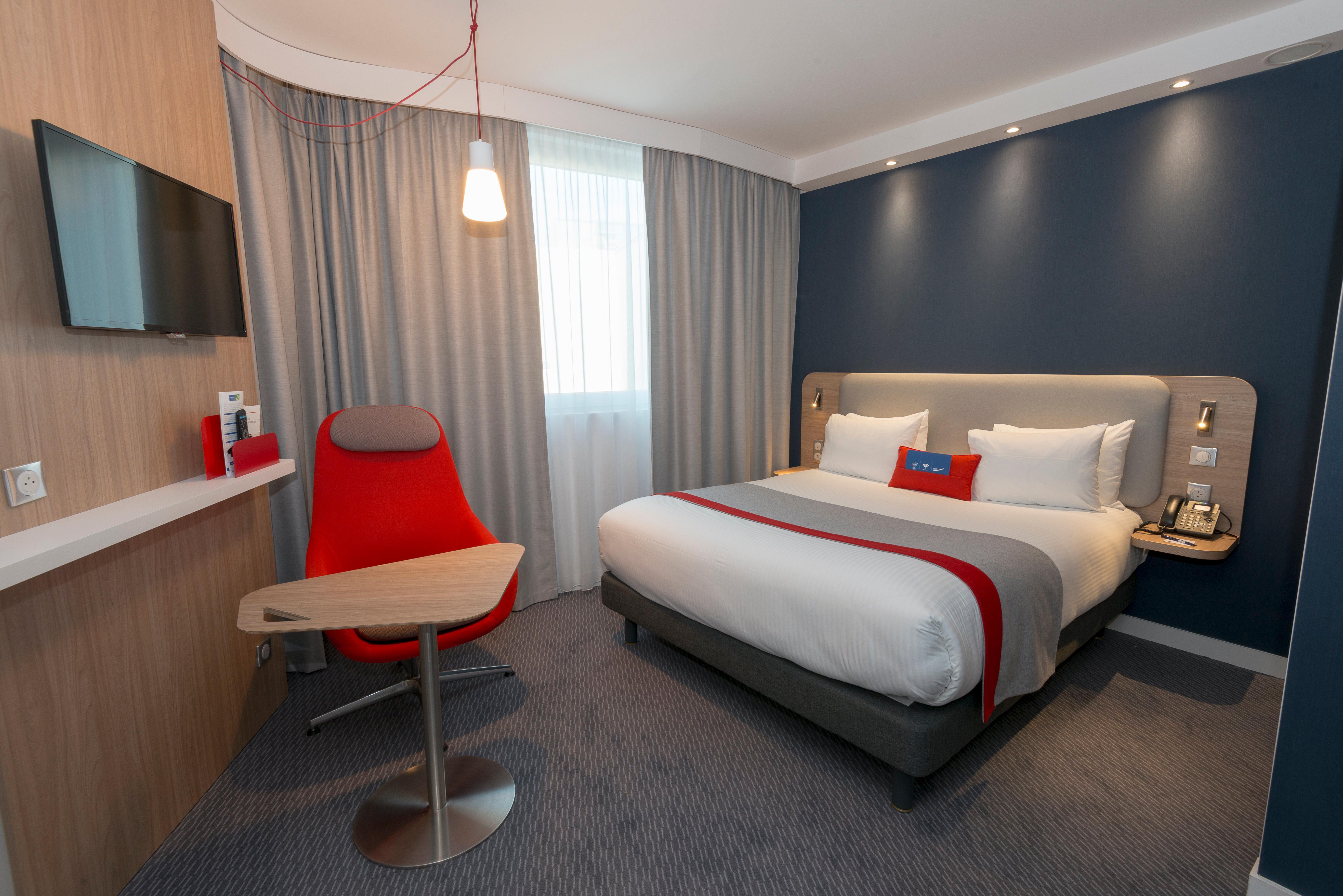 Holiday Inn Express Paris - Velizy By Ihg Bagian luar foto