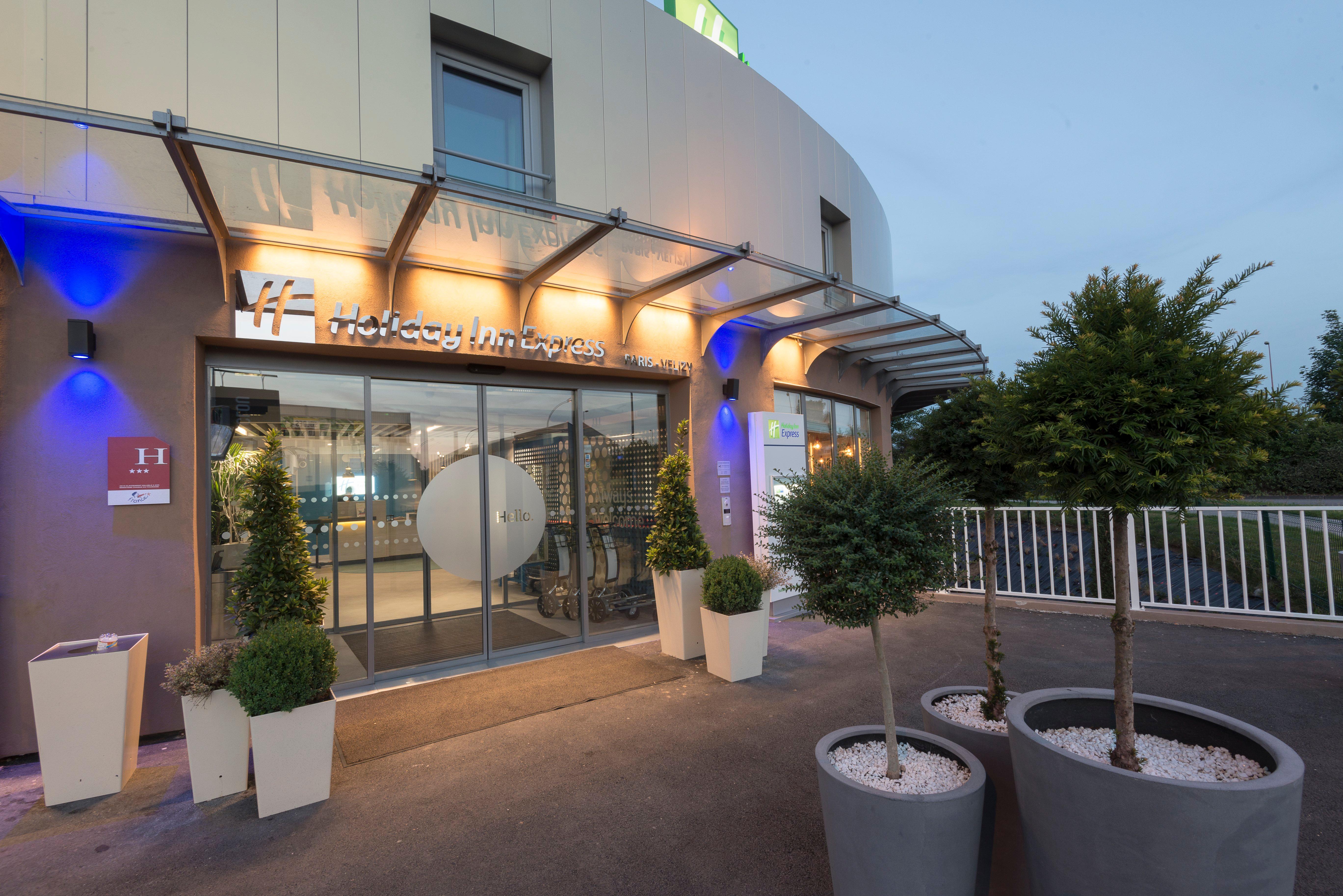 Holiday Inn Express Paris - Velizy By Ihg Bagian luar foto