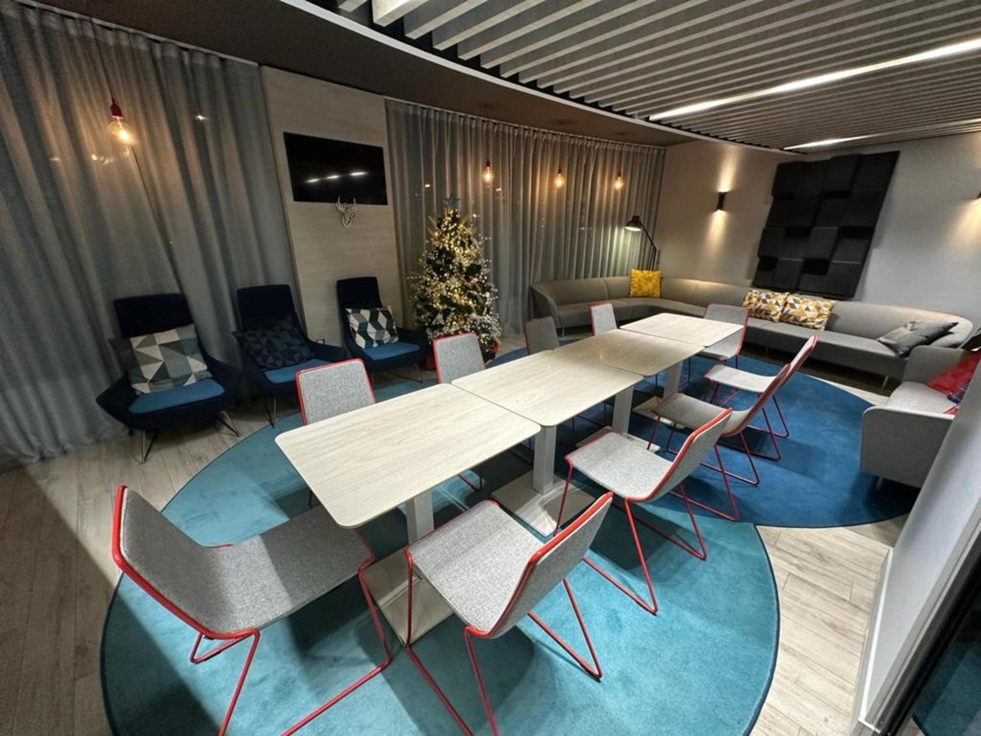 Holiday Inn Express Paris - Velizy By Ihg Bagian luar foto
