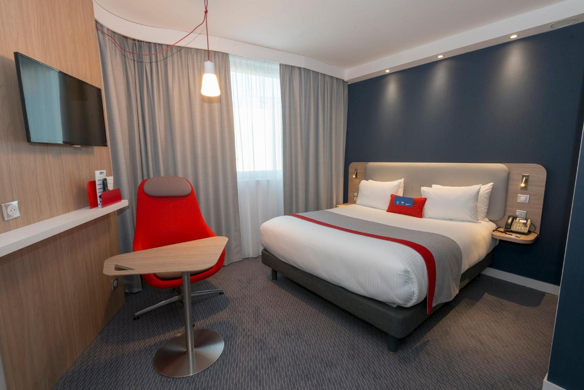 Holiday Inn Express Paris - Velizy By Ihg Bagian luar foto
