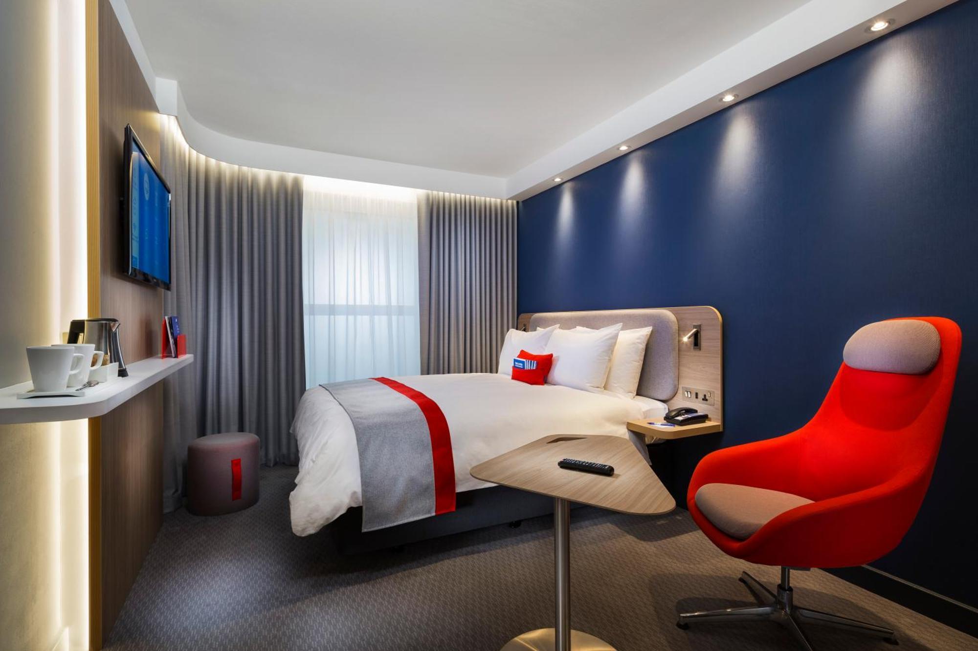 Holiday Inn Express Paris - Velizy By Ihg Bagian luar foto